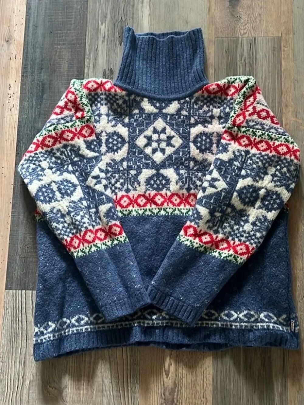 VTG OILILY Ski Turtle Neck Sweater Blue, Ivory, Red & Green Size: Medium (M)